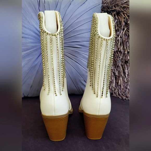 Berness white boots with rhinestones - Picture 4 of 8